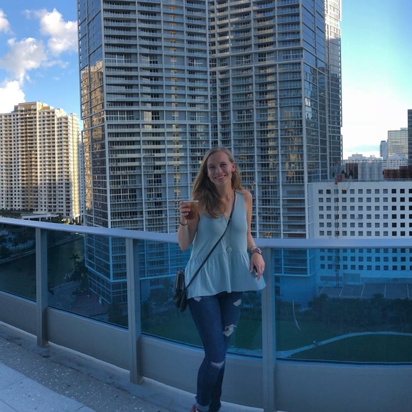 Meet your Posher, Allie - Picture 4 of 4